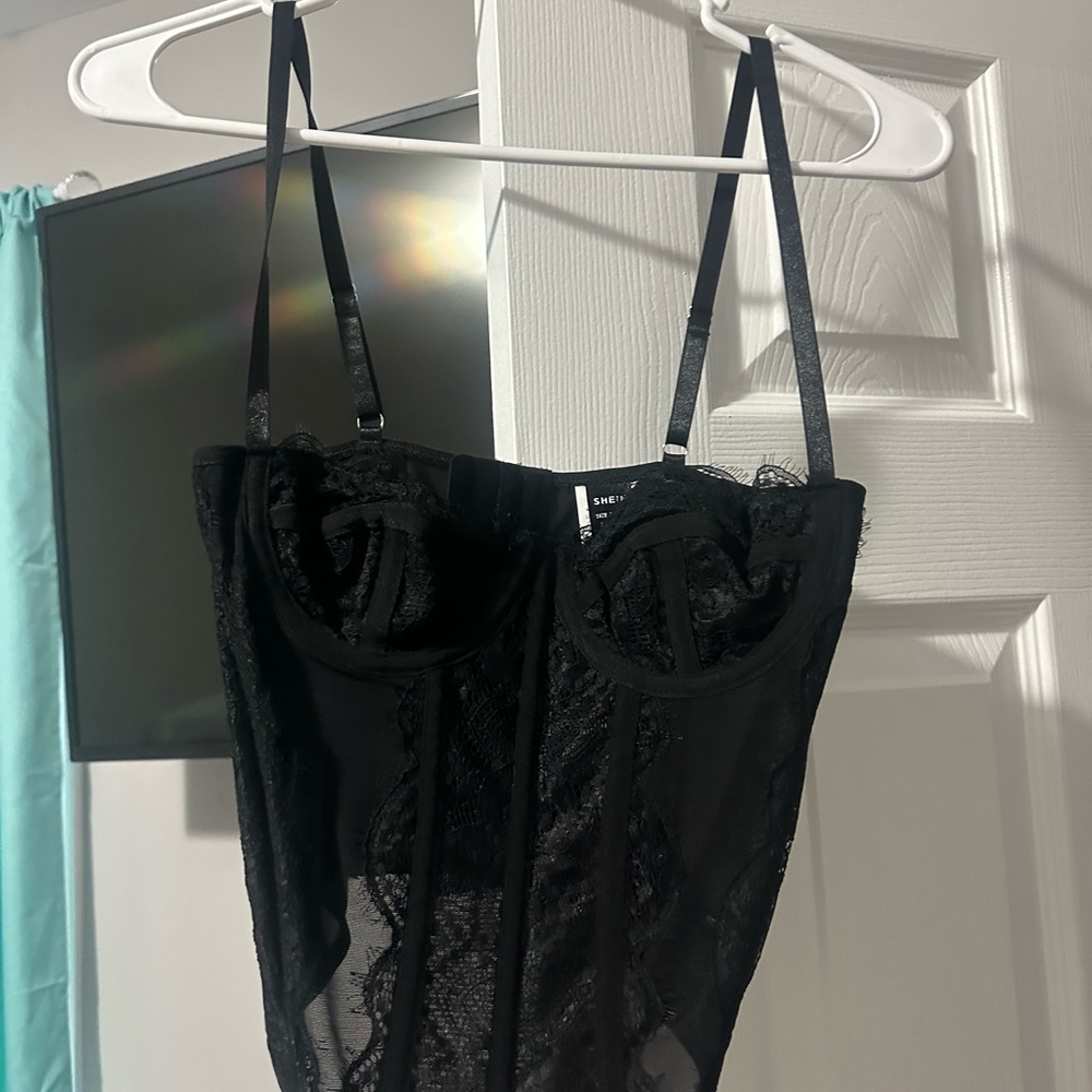 Elegant Black Lace Bustier